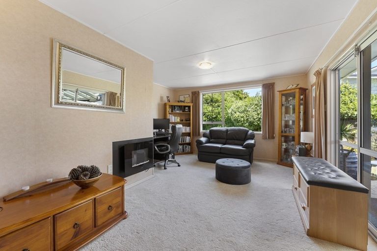Photo of property in 15 Rennie Avenue, Milson, Palmerston North, 4414