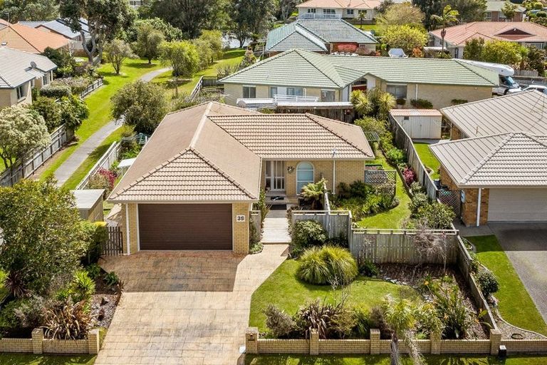 Photo of property in 39 Lakeside Drive, Orewa, 0931