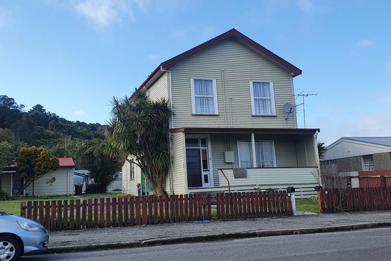 Photo of property in 25 Shakespeare Street, Greymouth, 7805