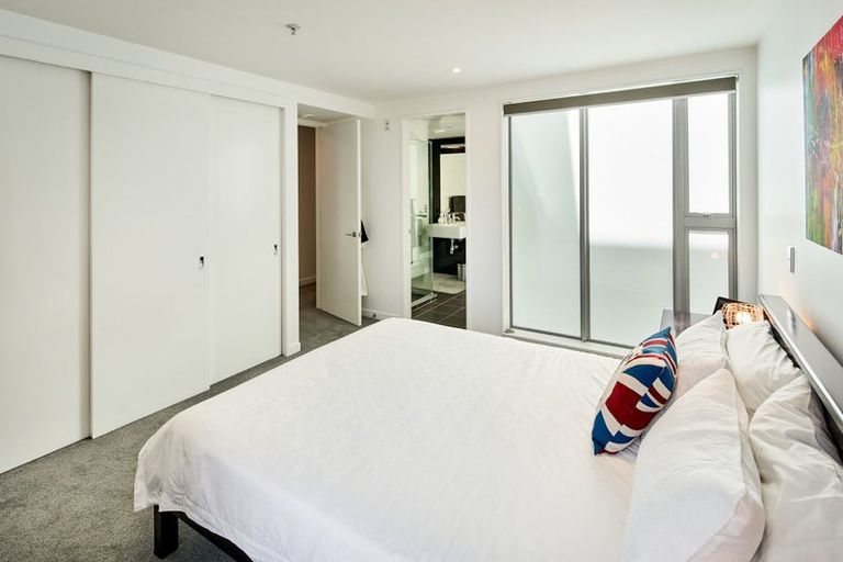 Photo of property in Portal Apartments, 6a/42 Cable Street, Te Aro, Wellington, 6011