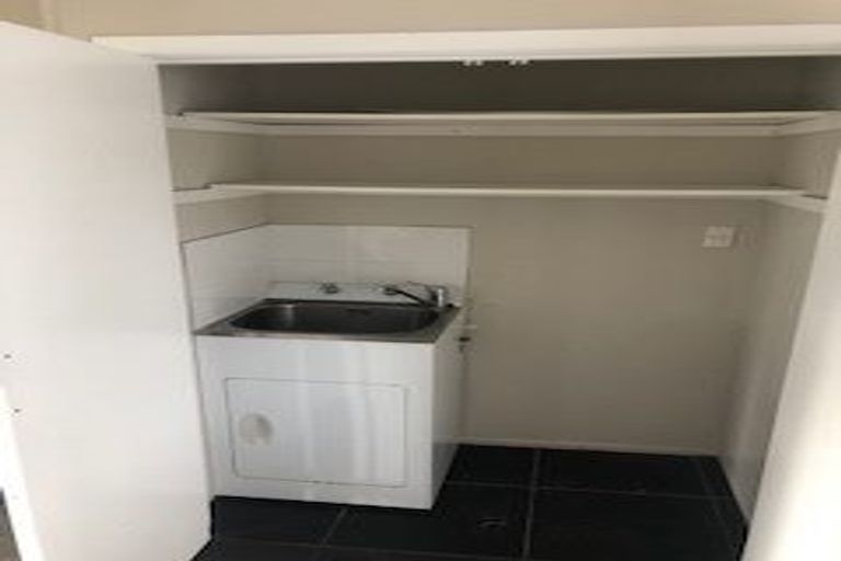 Photo of property in 112 Tirimoana Road, Te Atatu South, Auckland, 0602