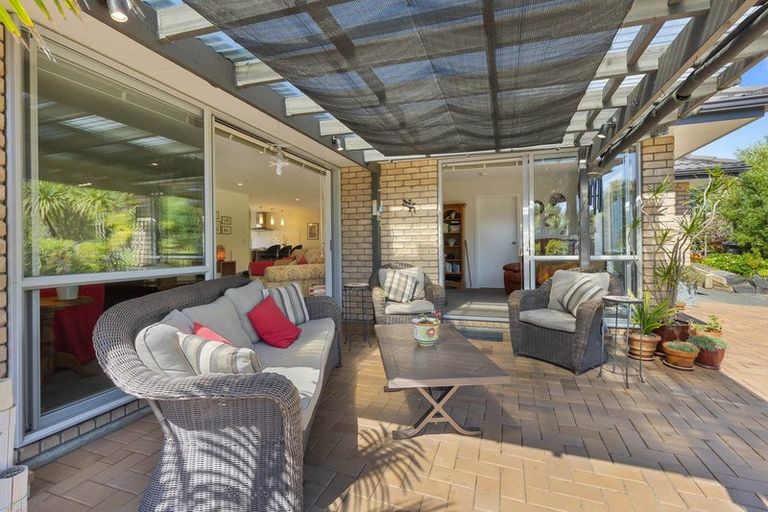 Photo of property in 5 Fendalton Place, Hatfields Beach, Orewa, 0931