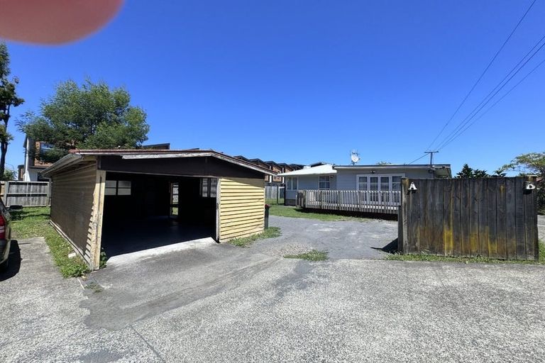 Photo of property in 52a Swanson Road, Henderson, Auckland, 0610
