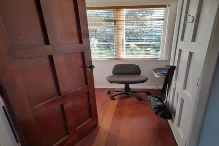 Photo of property in 1/30 Norwood Road, Bayswater, Auckland, 0622