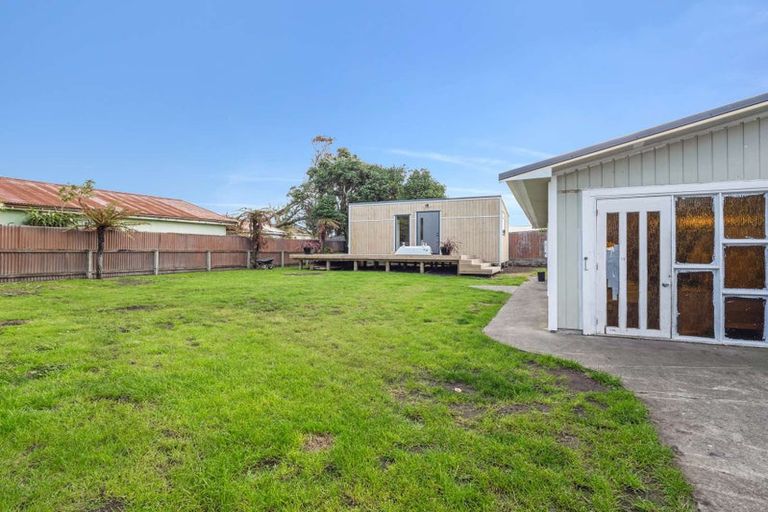 Photo of property in 19 Tongariro Street, Castlecliff, Whanganui, 4501