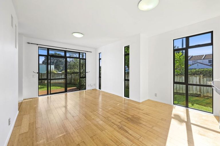 Photo of property in 105/2 Armoy Drive, East Tamaki, Auckland, 2016