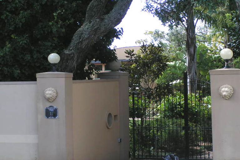 Photo of property in 11 Clifton Road, Hauraki, Auckland, 0622