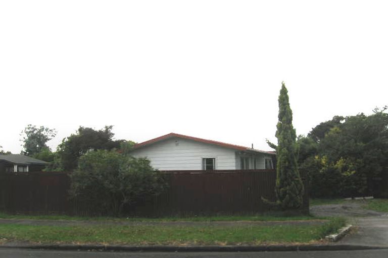 Photo of property in 1 Levy Road, Glen Eden, Auckland, 0602