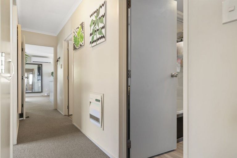 Photo of property in 5 Coromandel Court, Roslyn, Palmerston North, 4414