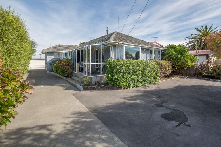 Photo of property in 305 Sawyers Arms Road, Bishopdale, Christchurch, 8053