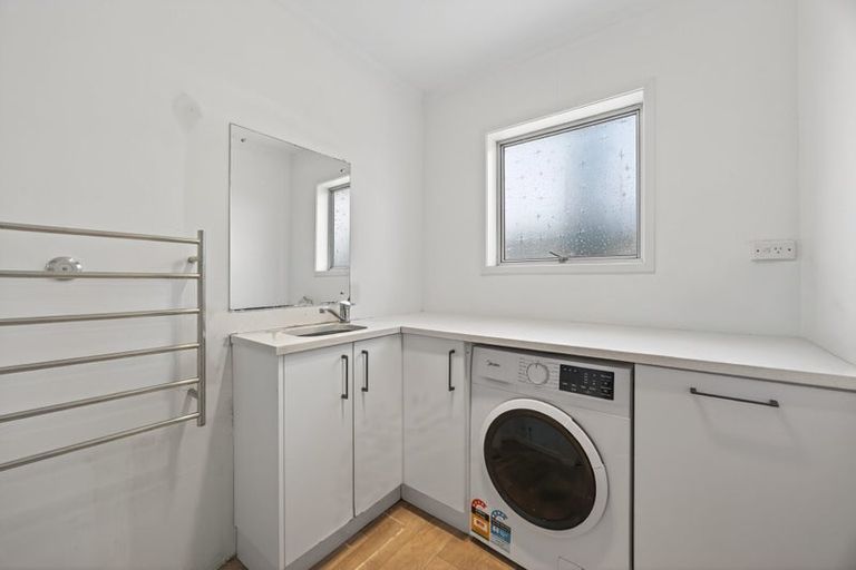 Photo of property in 1/47 Larne Avenue, Pakuranga Heights, Auckland, 2010