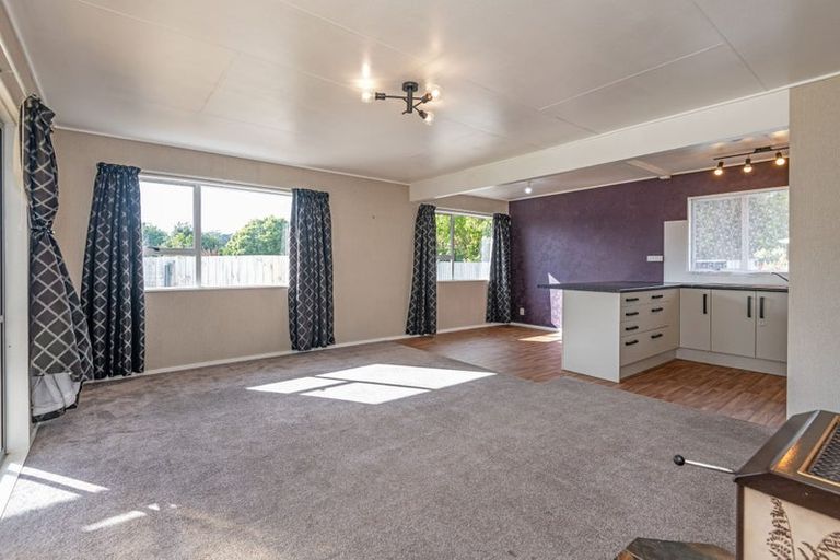 Photo of property in 5 Kirkcaldie Grove, Levin, 5510