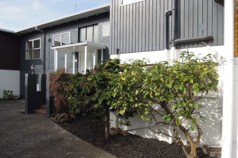 Photo of property in 2/3 Rahopara Street, Castor Bay, Auckland, 0620