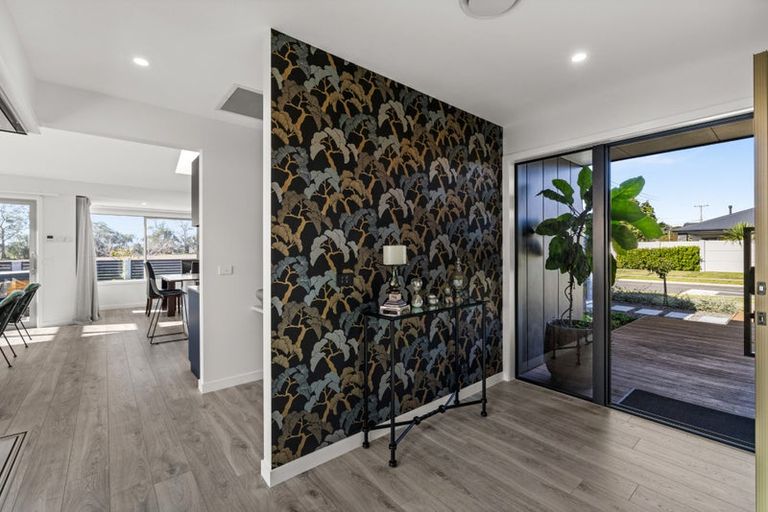 Photo of property in 143 Arataki Road, Havelock North, 4130