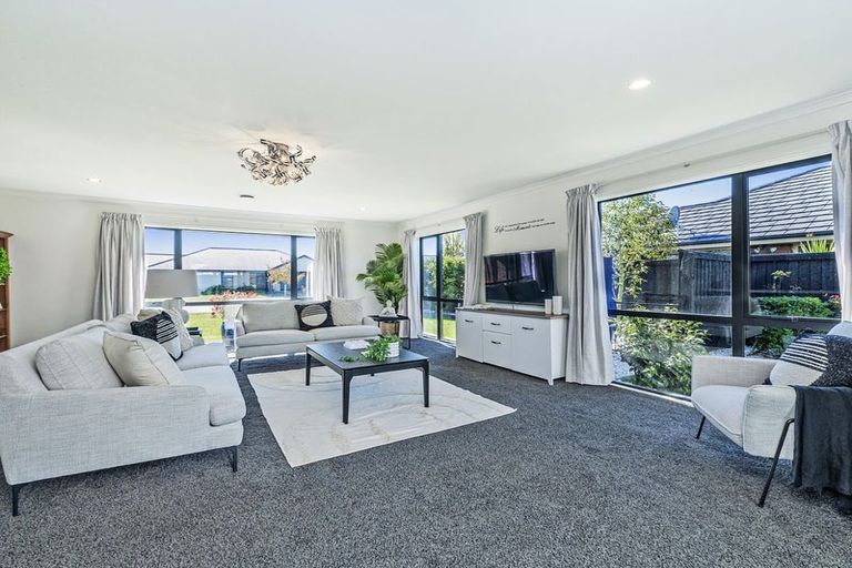 Photo of property in 25 Navy Loop, Rolleston, 7614