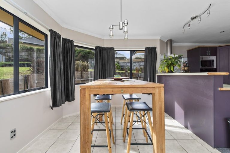 Photo of property in 24 Roderick Place, Rototuna, Hamilton, 3210