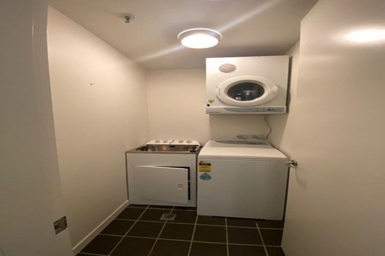 Photo of property in Montreaux Apartments, 4h/164 The Terrace, Wellington Central, Wellington, 6011