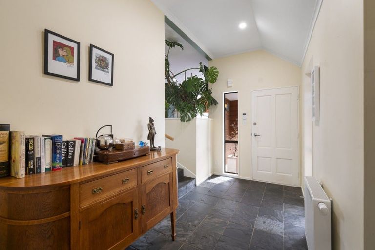 Photo of property in 35 Springdale Grove, Fitzherbert, Palmerston North, 4410