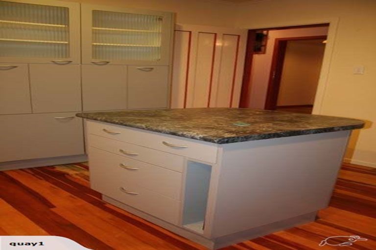 Photo of property in 25 Montreal Grove, Kingston, Wellington, 6021