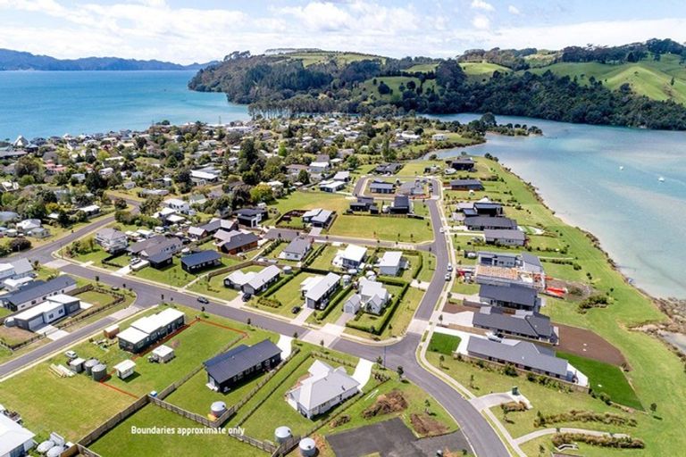 Photo of property in 43 Longreach Drive, Cooks Beach, Whitianga, 3591