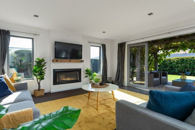 Photo of property in 4 Mcivor Lane, Lake Hayes, Queenstown, 9304