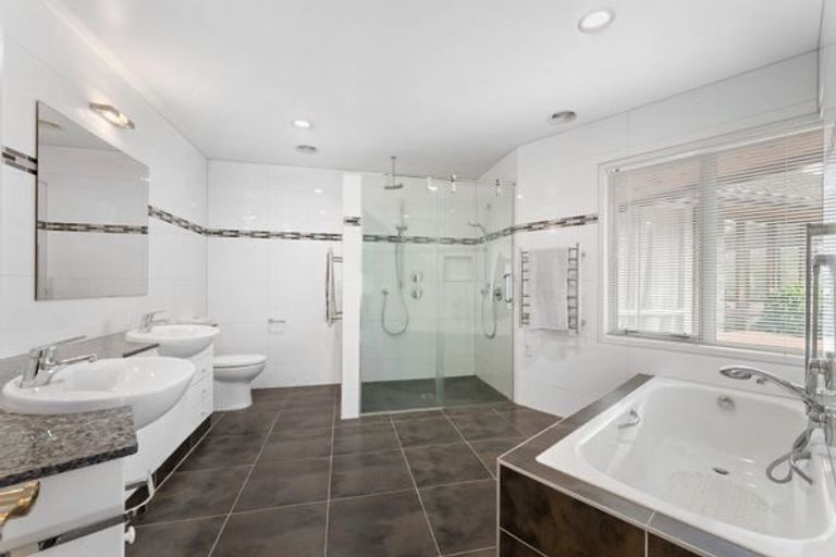 Photo of property in 40 Foster Road, Kumeu, 0891