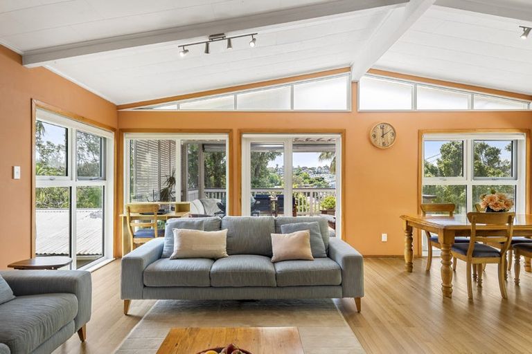 Photo of property in 94 Saddleback Rise, Murrays Bay, Auckland, 0630