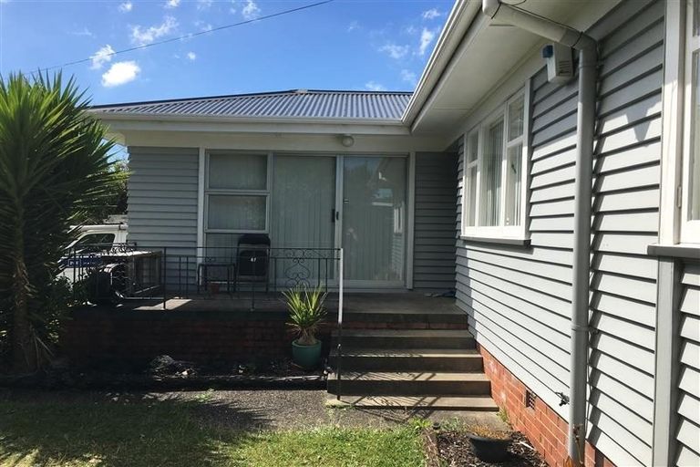 Photo of property in 3 Kokiri Street, Te Atatu South, Auckland, 0610
