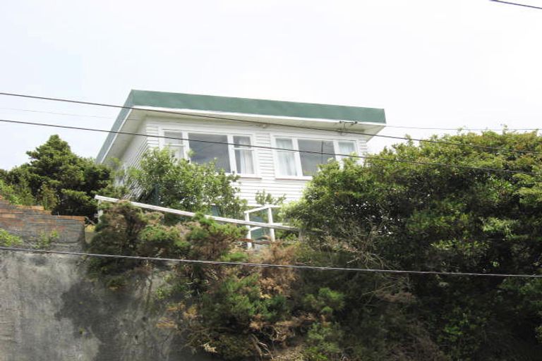 Photo of property in 136 The Ridgeway, Mornington, Wellington, 6021