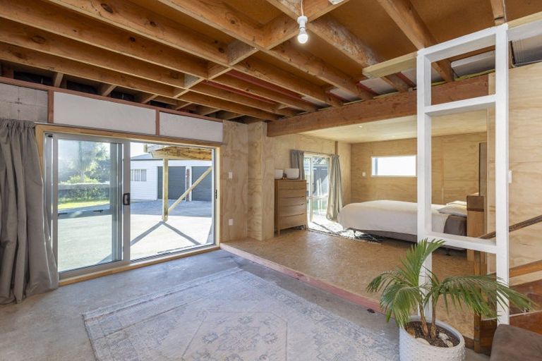 Photo of property in 43 Kaitawa Crescent, Paraparaumu, 5032