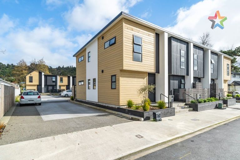 Photo of property in 5/240 Stokes Valley Road, Stokes Valley, Lower Hutt, 5019