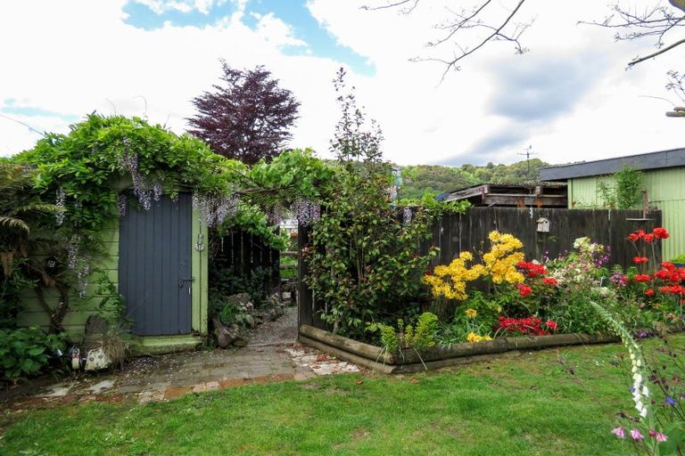 Photo of property in 43 Dick Street, Reefton, 7830