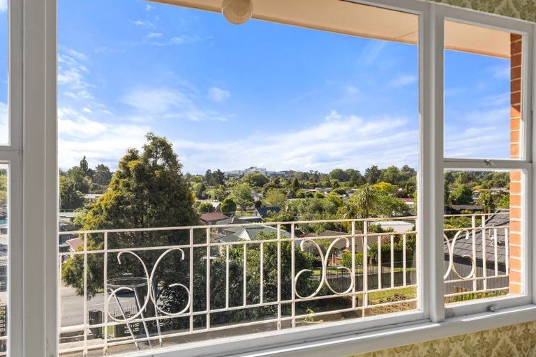 Photo of property in 61 Dixon Road, Glenview, Hamilton, 3206