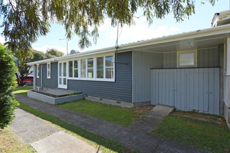 Photo of property in 1/400 Fergusson Drive, Heretaunga, Upper Hutt, 5018