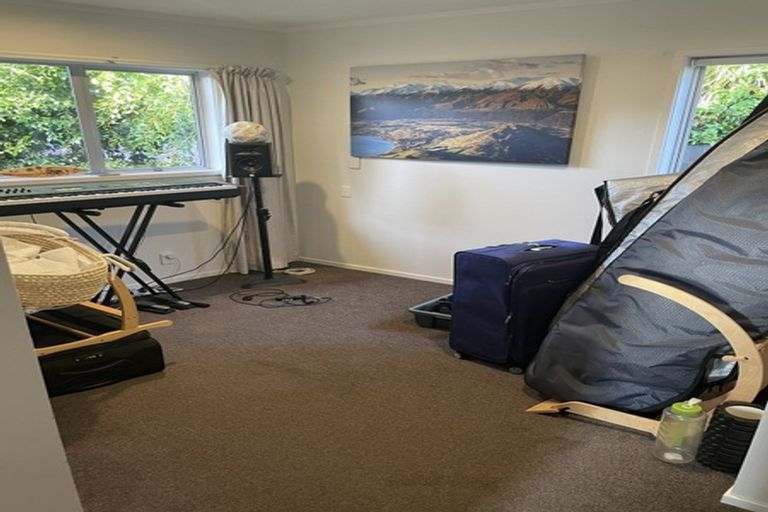 Photo of property in 2/41 Ravenwood Drive, Forrest Hill, Auckland, 0620