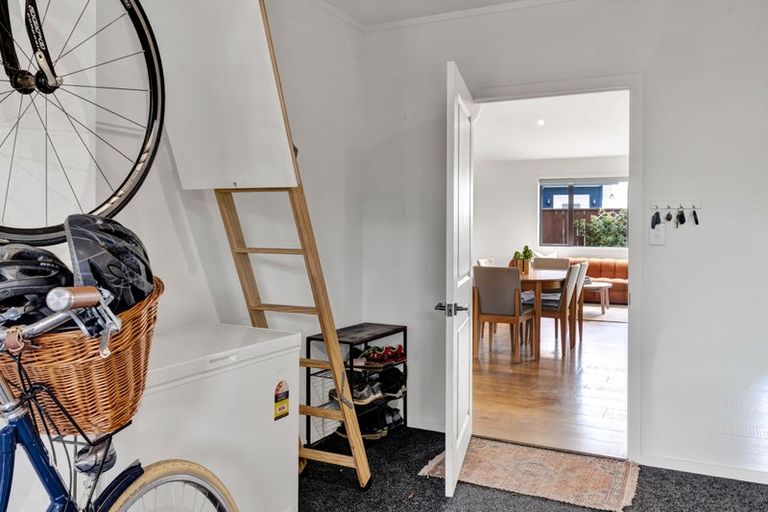 Photo of property in 25 County Drive, Hawera, 4610