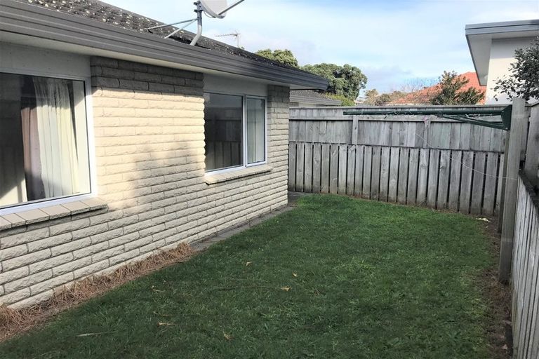 Photo of property in 44a Whiteley Street, Moturoa, New Plymouth, 4310