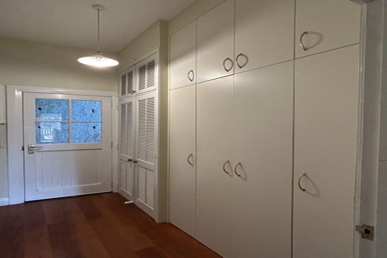 Photo of property in 2/1 Wilkinson Street, Oriental Bay, Wellington, 6011