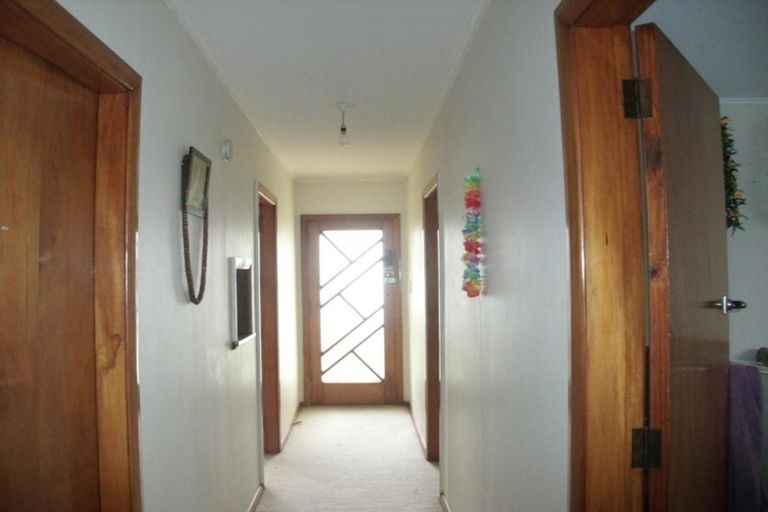 Photo of property in 27 Carlisle Street, Levin, 5510