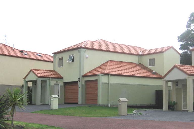 Photo of property in 12 Chettle Court, New Lynn, Auckland, 0600