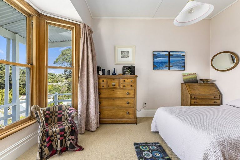 Photo of property in 37 Patanga Crescent, Thorndon, Wellington, 6011