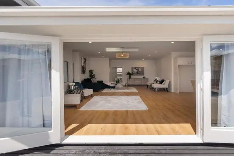 Photo of property in 163a Gray Avenue, Papatoetoe, Auckland, 2024