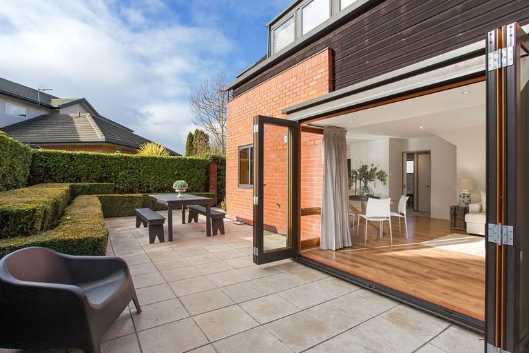 Photo of property in 114b Memorial Avenue, Burnside, Christchurch, 8053