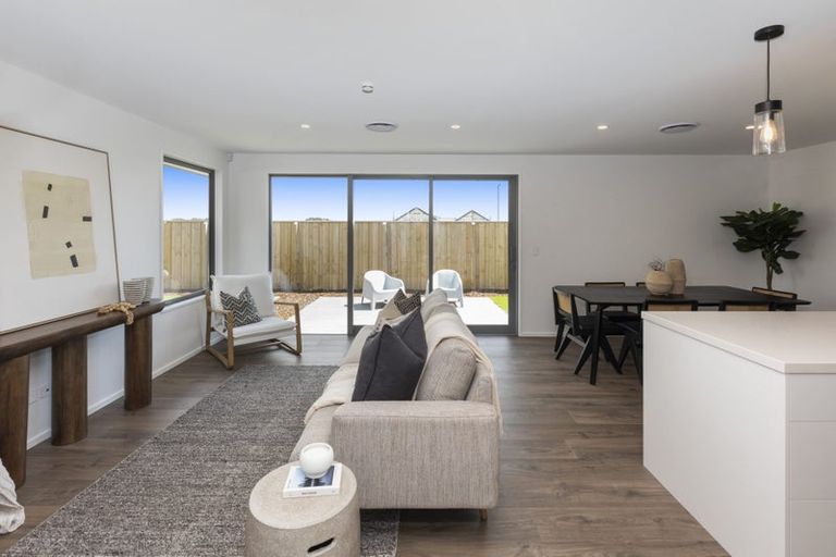 Photo of property in 104 Skibbereen Drive, Halswell, 8025