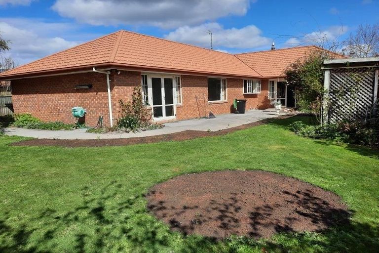 Photo of property in 20 Rickton Place, Rangiora, 7400