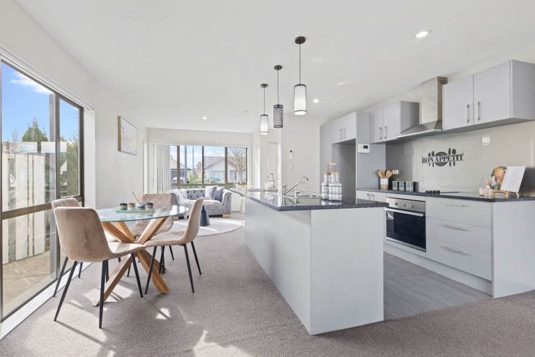 Photo of property in 19 Kotuku Crescent, Takanini, 2112