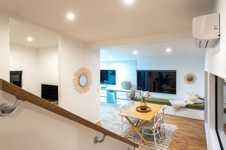 Photo of property in 11 Lannan Road, Surfdale, Waiheke Island, 1081