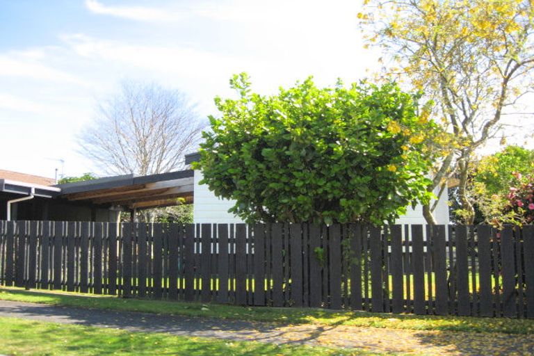 Photo of property in 8 Cargill Place, Frankleigh Park, New Plymouth, 4310