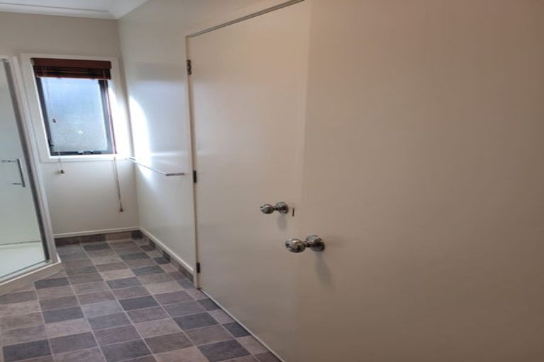 Photo of property in 57b Sabulite Road, Kelston, Auckland, 0602