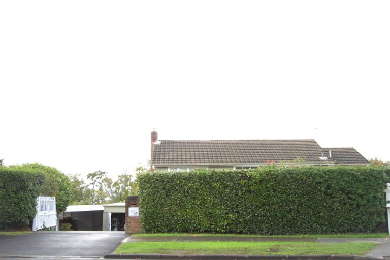 Photo of property in 33 Glenfern Road, Mellons Bay, Auckland, 2014